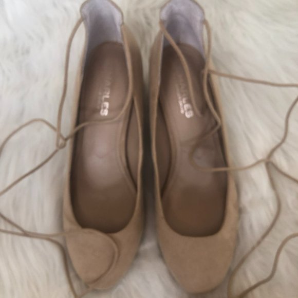 NWOB Charles David Libby Tan Microsuede Pom Pom Laceup Round Toe Pumps Heels 7.5 - Picture 7 of 12